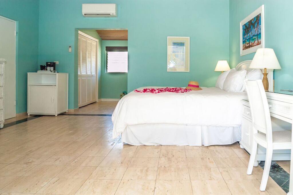 Cape Santa Maria Beach Resort & Villas Seymourʼs Extérieur photo